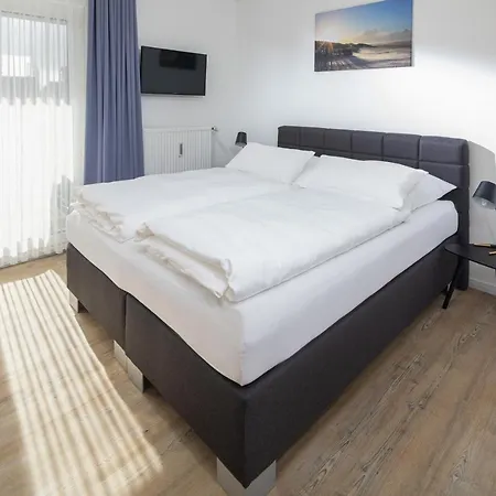 Aparthotel Haus Bracht- Direkt Am Kurplatz Juist
