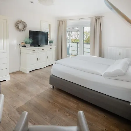 Haus Bracht- Direkt Am Kurplatz * Juist