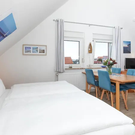 Haus Bracht- Direkt Am Kurplatz Apart-hotel Juist